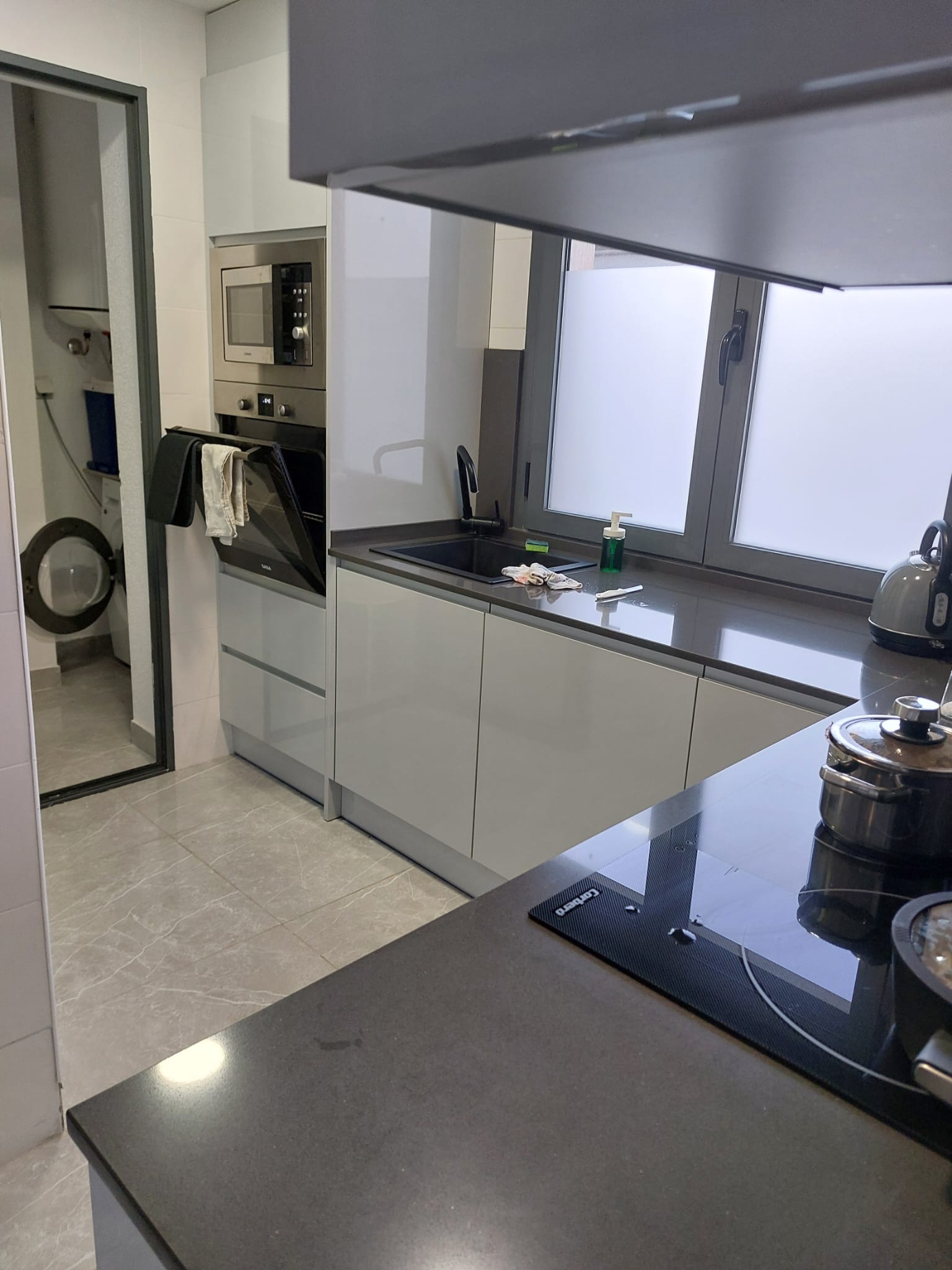 Newly Renovated 3+2 Apartment with Large Balcony – 25 Min from Granada