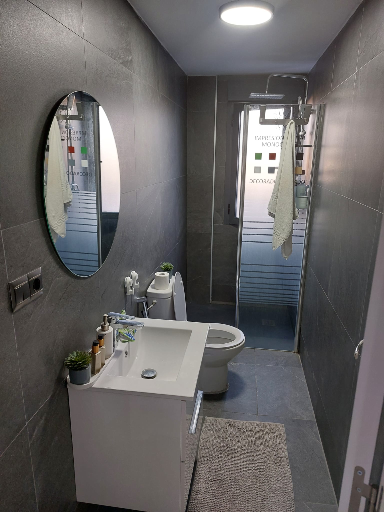 Newly Renovated 3+2 Apartment with Large Balcony – 25 Min from Granada