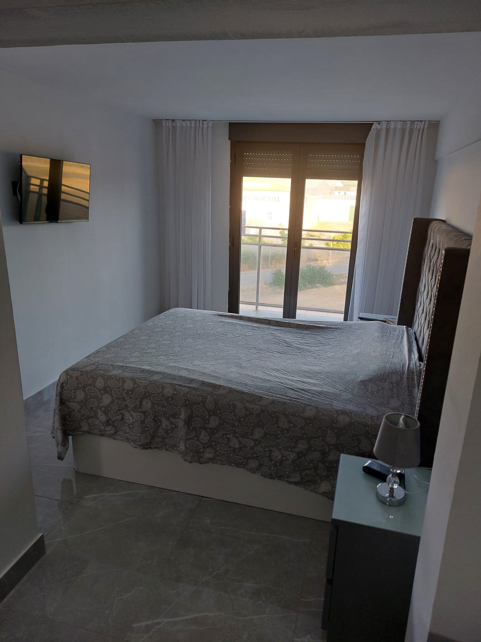 Newly Renovated 3+2 Apartment with Large Balcony – 25 Min from Granada